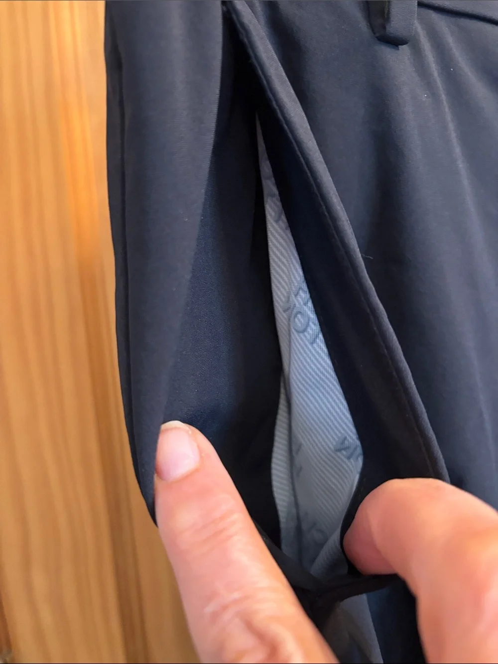 CHINO MADE OF COTTON STRETCH WITH A SLIM FIT - STRAIGHT LEG